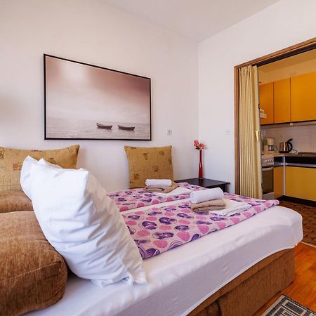Apartments Zec Selce Exterior photo