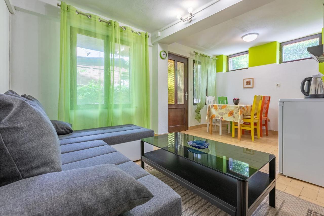 Apartments Zec Selce Exterior photo