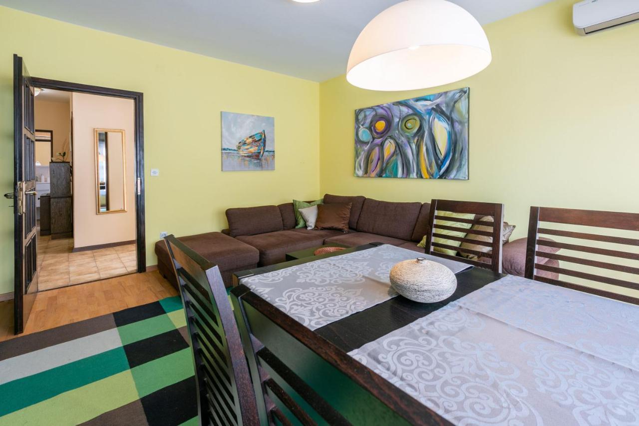 Apartments Zec Selce Exterior photo