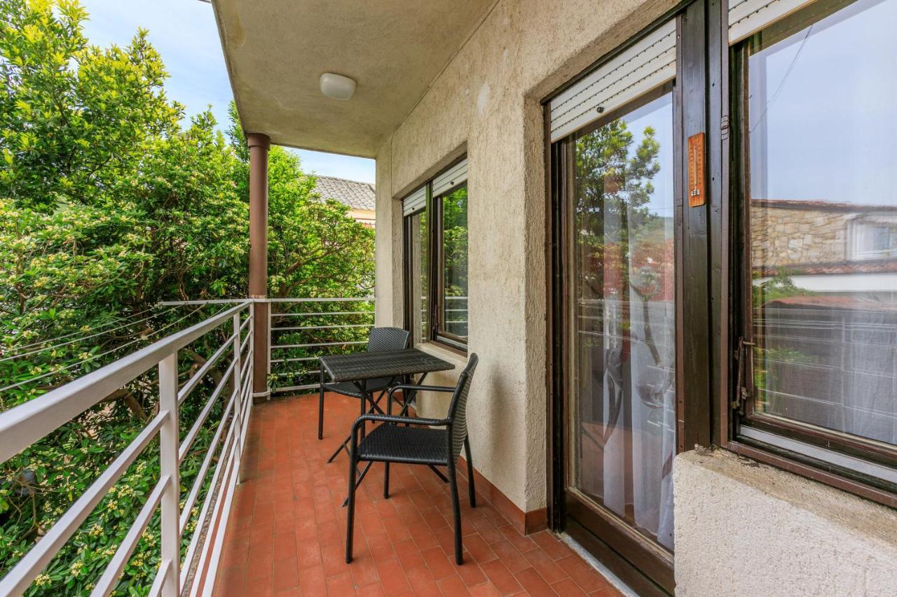 Apartments Zec Selce Exterior photo