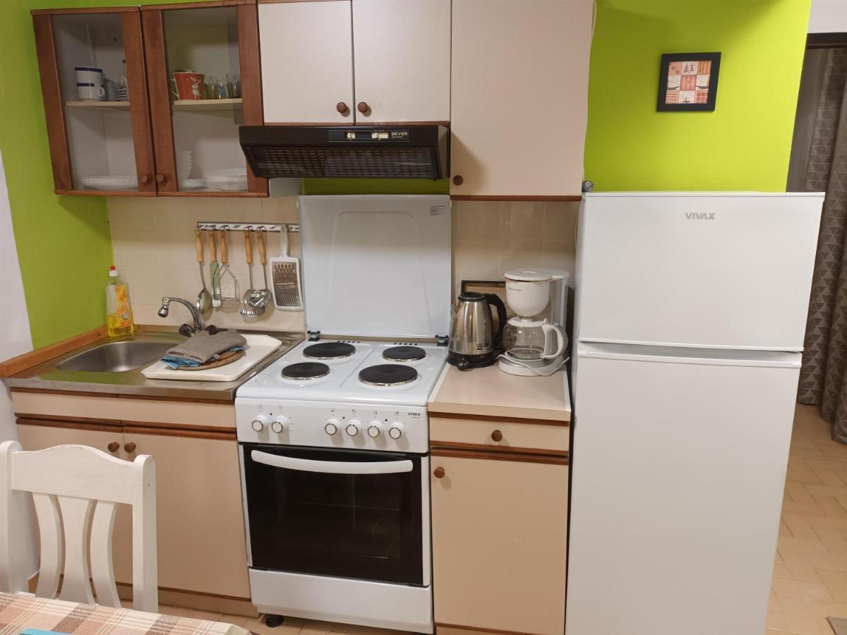 Apartments Zec Selce Exterior photo