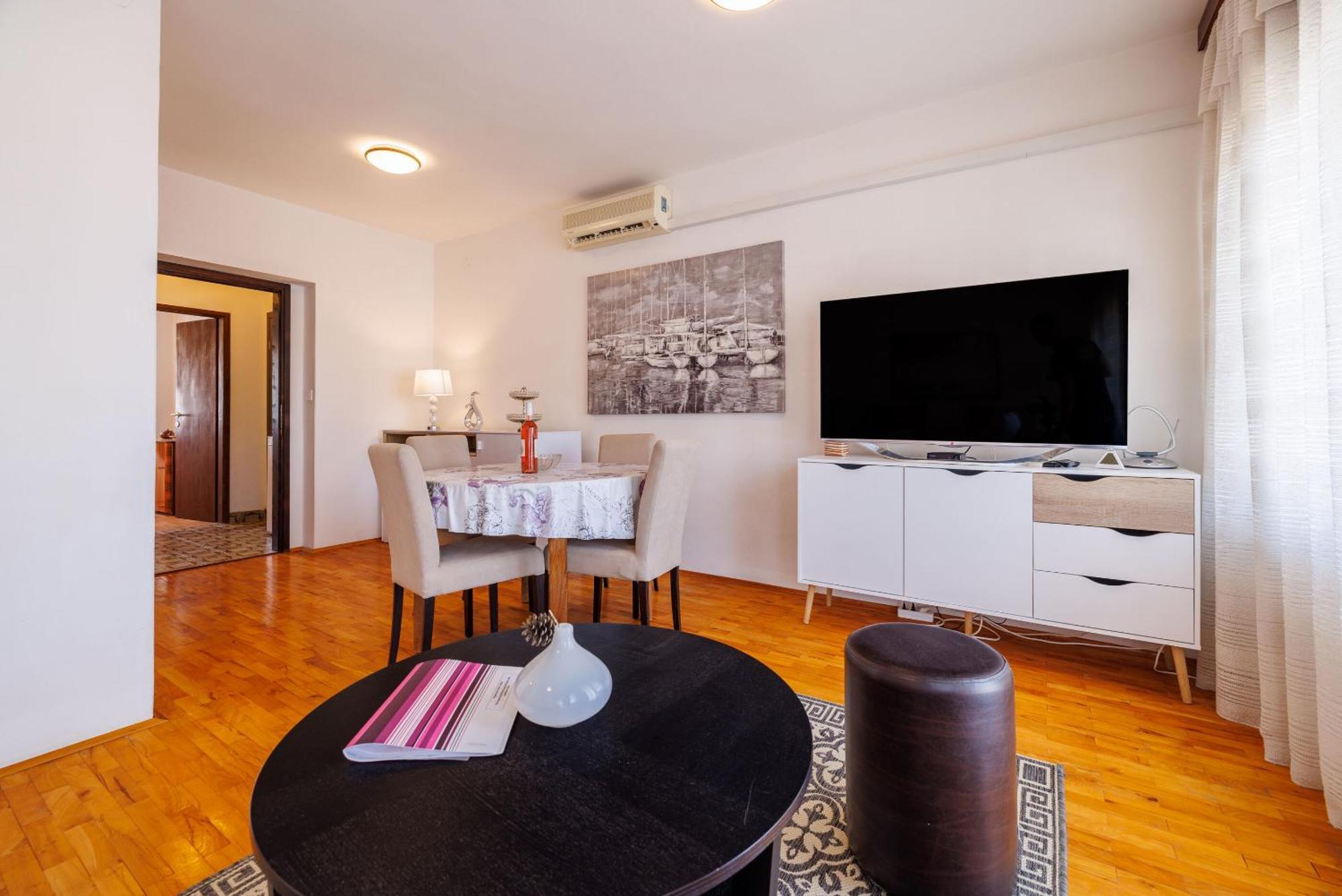 Apartments Zec Selce Exterior photo